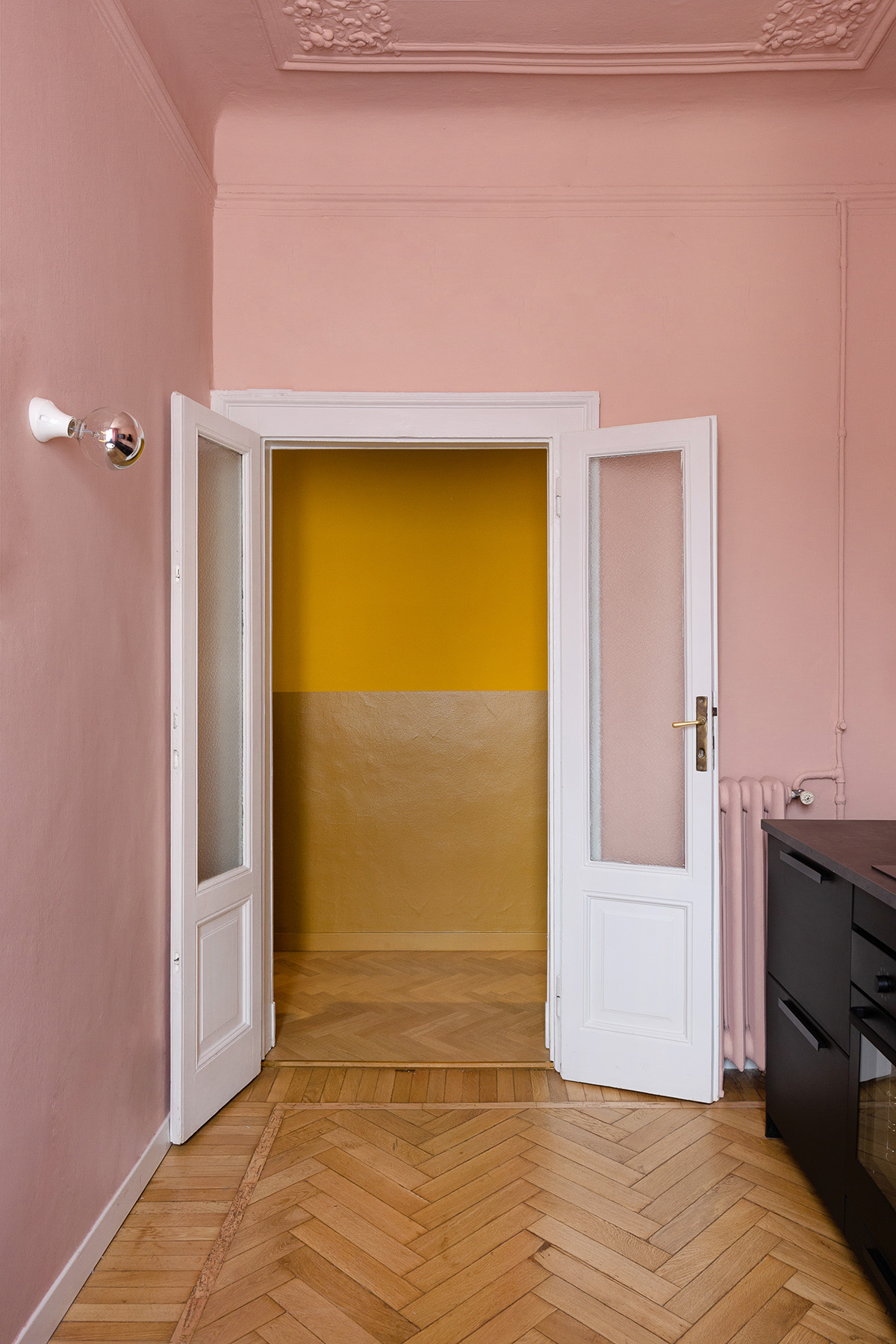 Kickoffice settembrini rooms cucina rosa giallo senape